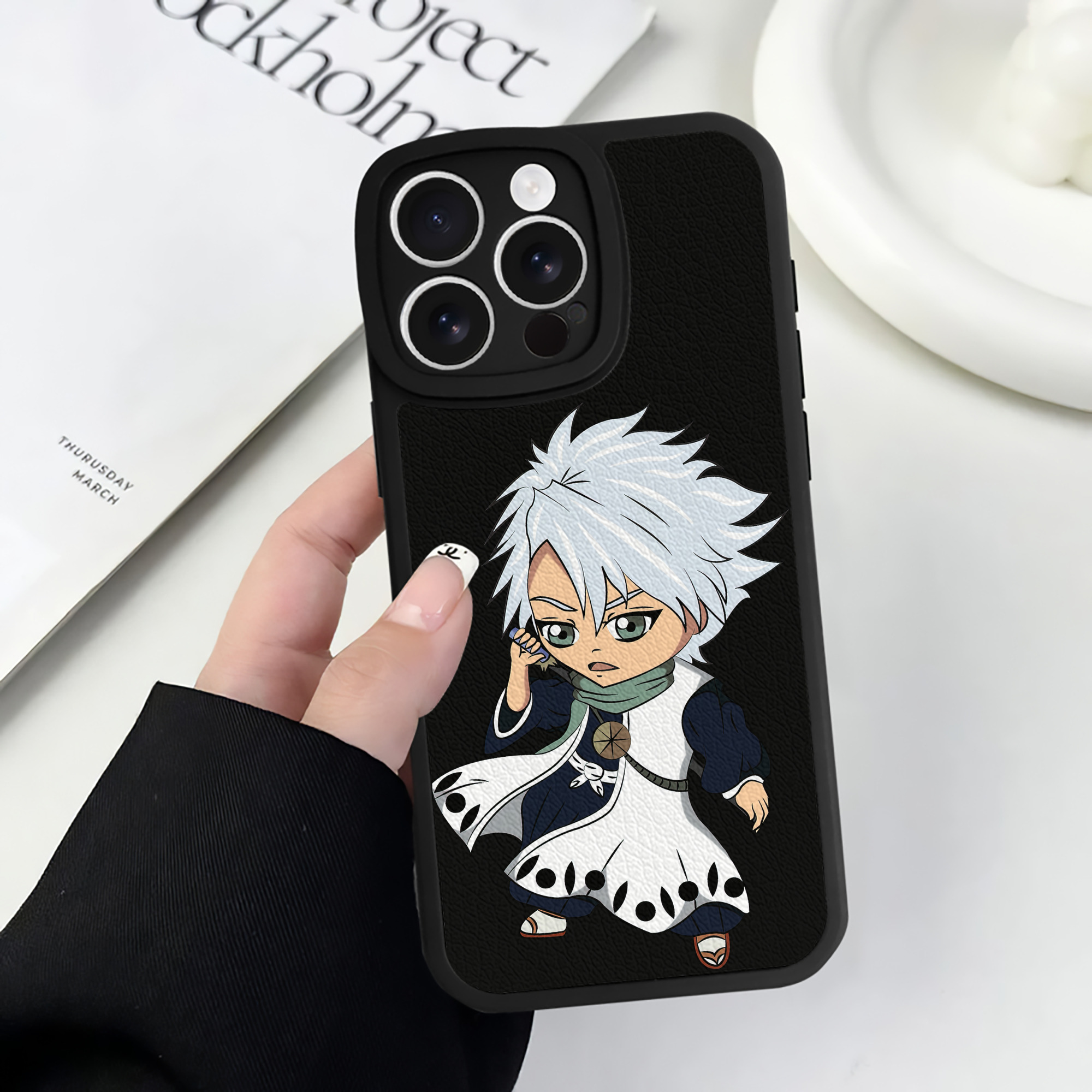 （画像用） ブリーチ 日番谷冬獅郎（ひつがや とうしろう） BLEACH Hitsugaya Toushirou 【iPhone 16シリーズ対応】シリコンスマホケース（レザー調） 材質：シリコン